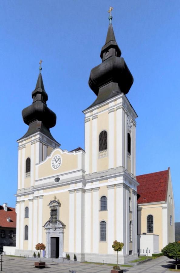 Pension Artstetten Екстериор снимка