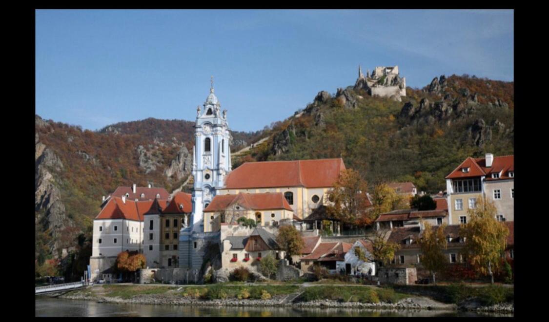 Pension Artstetten Екстериор снимка