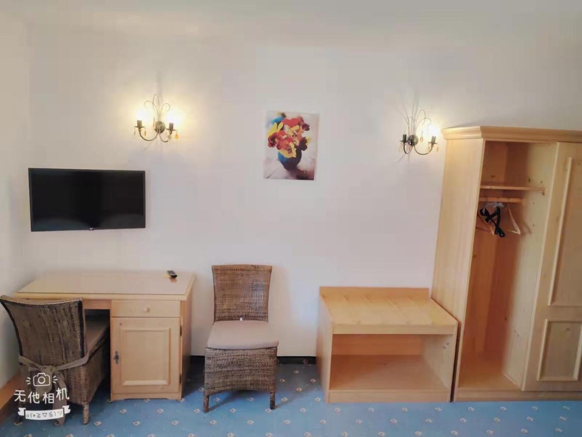 Pension Artstetten Екстериор снимка