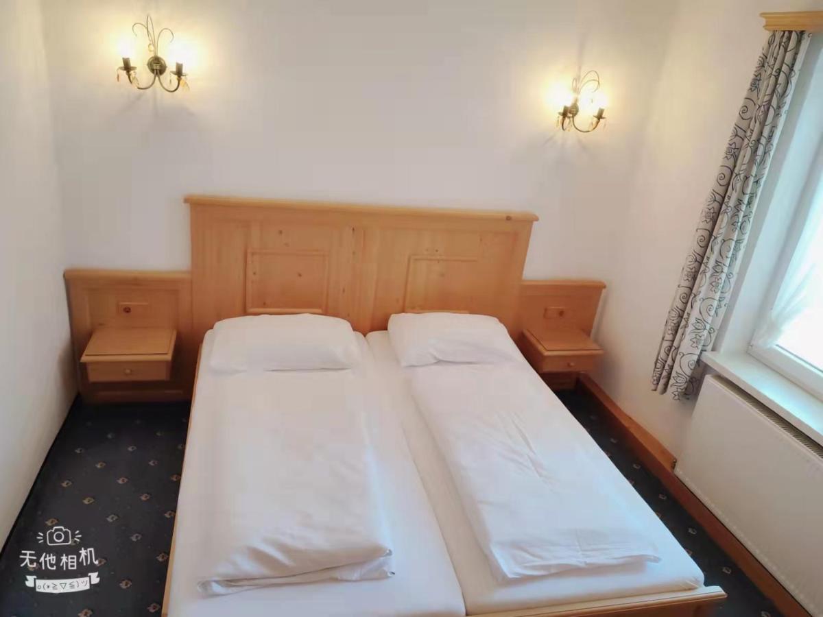 Pension Artstetten Екстериор снимка